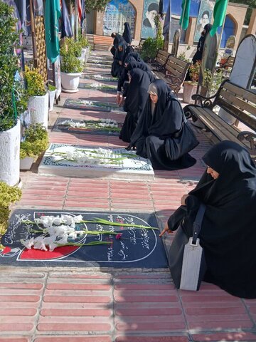 تصاویر/تجدید میثاق با شهدا توسط طلاب مدرسه علمیه فاطمه الزهرا اراک