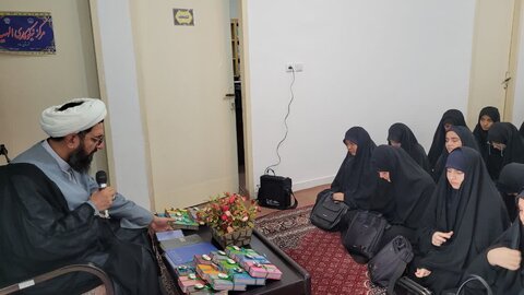 تصاویر/آئین آغاز سال تحصیلی ۱۴۰۵-۱۴۰۴ مدرسه علمیه الهیه ساوه