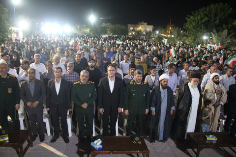 تصاویر/ همایش بزرگ اقتدار دفاع مقدس در دلوار برگزار شد