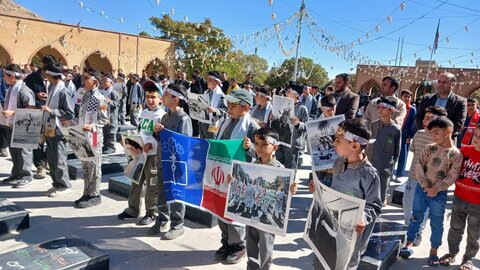 تصاویر/ غبارروبی مزار شهدای گمنام شهرستان بیجار