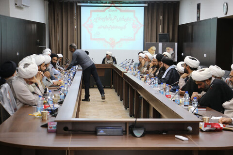 تصاویر| جلسه مدیران مدارس علمیه حوزه علمیه  اصفهان