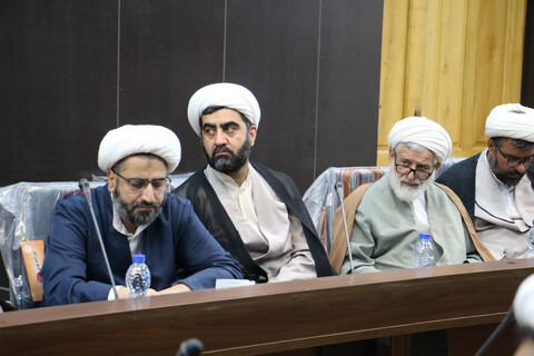 تصاویر| جلسه مدیران مدارس علمیه حوزه علمیه  اصفهان