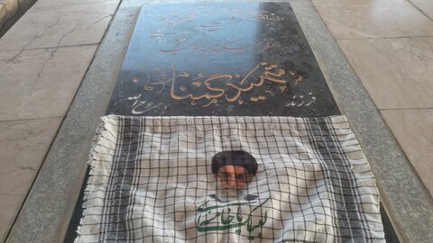 تصاویر/ غبارروبی قبور شهدا توسط طلاب مدرسه علمیه خواهران خورموج