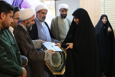 تصاویر/ برگزاری آیین افتتاحیه سال تحصیلی جدید مدرسه علیمه خواهران عسلویه