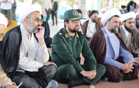 تصاویر/ مراسم غبارروبی و عطرافشانی مزار مطهر شهدا به مناسبت فرا رسیدن هفته دفاع مقدس