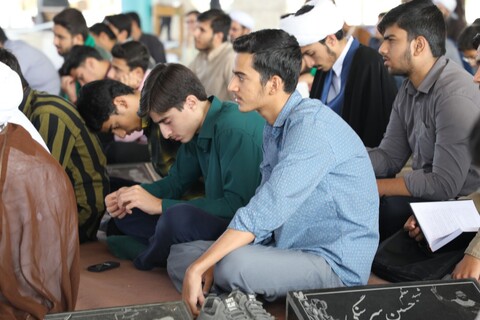 تصاویر/ مراسم غبارروبی و عطرافشانی مزار مطهر شهدا به مناسبت فرا رسیدن هفته دفاع مقدس