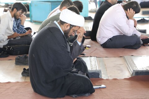 تصاویر/ مراسم غبارروبی و عطرافشانی مزار مطهر شهدا به مناسبت فرا رسیدن هفته دفاع مقدس