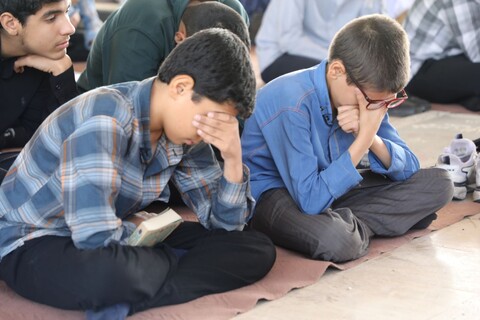 تصاویر/ مراسم غبارروبی و عطرافشانی مزار مطهر شهدا به مناسبت فرا رسیدن هفته دفاع مقدس