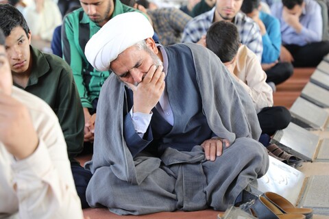 تصاویر/ مراسم غبارروبی و عطرافشانی مزار مطهر شهدا به مناسبت فرا رسیدن هفته دفاع مقدس