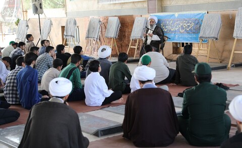 تصاویر/ مراسم غبارروبی و عطرافشانی مزار مطهر شهدا به مناسبت فرا رسیدن هفته دفاع مقدس