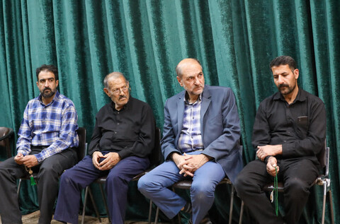 تصاویر/ توسل به امام رضا علیه السلام در هیئت رزمندگان اسلام یزد