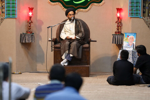 تصاویر/ توسل به امام رضا علیه السلام در هیئت رزمندگان اسلام یزد