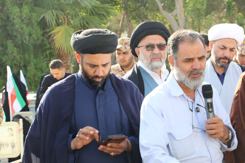 تصاویر|غبارروبی قبور شهدا توسط نهادهای حوزوی اصفهان