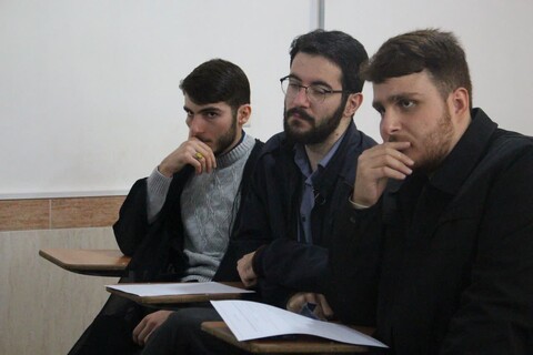 تصاویر/ نشست صمیمی مدیر حوزه علمیه مرند با طلاب