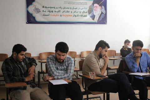 تصاویر/ نشست صمیمی مدیر حوزه علمیه مرند با طلاب