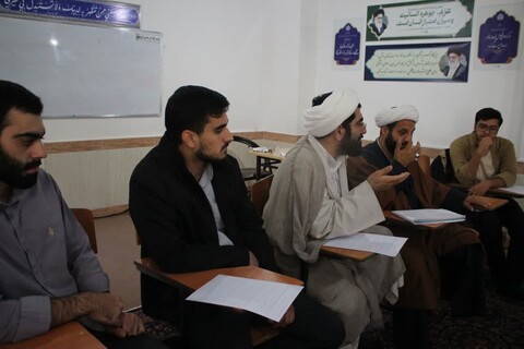 تصاویر/ نشست صمیمی مدیر حوزه علمیه مرند با طلاب