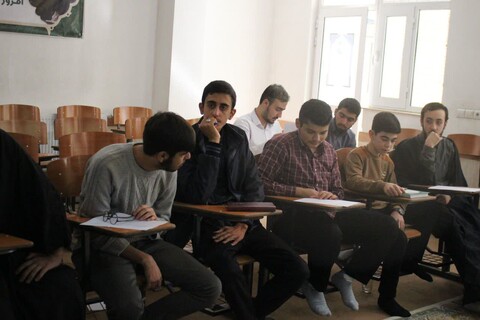 تصاویر/ نشست صمیمی مدیر حوزه علمیه مرند با طلاب