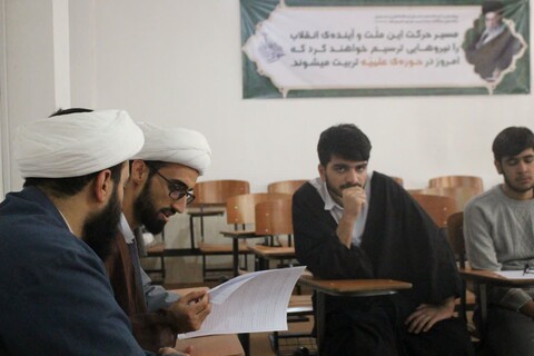 تصاویر/ نشست صمیمی مدیر حوزه علمیه مرند با طلاب