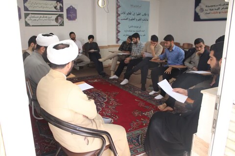 تصاویر/ نشست صمیمی مدیر حوزه علمیه مرند با طلاب