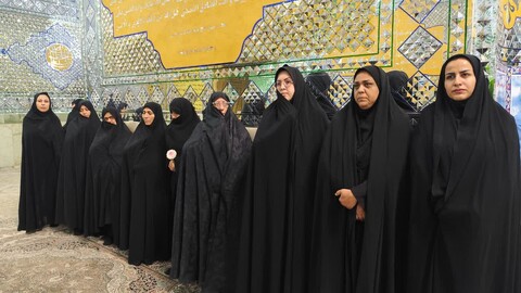 آیین گلباران و عطرافشانی گلزار شهدای  امامزاده عبدالله علیه‌السلام شهرستان  بافق برگزار شد