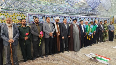 آیین گلباران و عطرافشانی گلزار شهدای  امامزاده عبدالله علیه‌السلام شهرستان  بافق برگزار شد