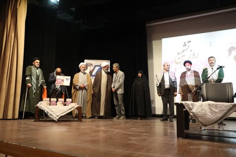 تصاویر/ آیین رونمایی از کتاب «روز تشییع» با حضور نماینده ولی‌فقیه در استان سمنان برگزار شد