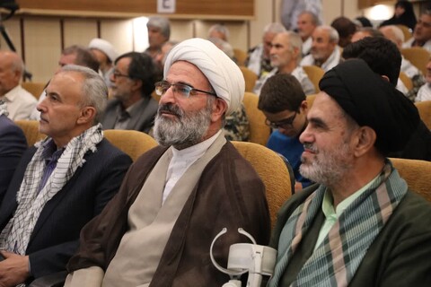 تصاویر/ آیین رونمایی از کتاب «روز تشییع» با حضور نماینده ولی‌فقیه در استان سمنان برگزار شد