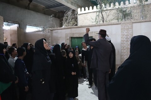 تصاویر/ اجرای سیر نمایش واره ای '' تویی تمام ماجرا "