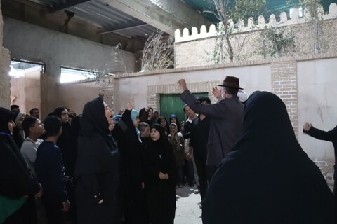 تصاویر/ اجرای سیر نمایش واره ای '' تویی تمام ماجرا "