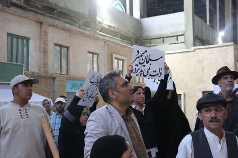 تصاویر/ اجرای سیر نمایش واره ای '' تویی تمام ماجرا "