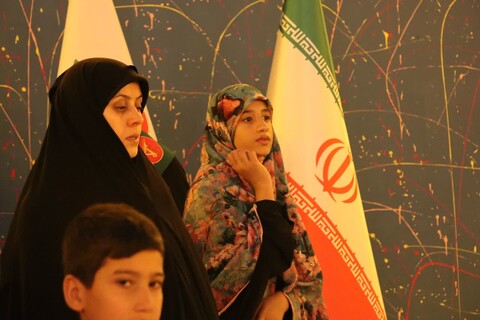 تصاویر/ اجرای سیر نمایش واره ای '' تویی تمام ماجرا "