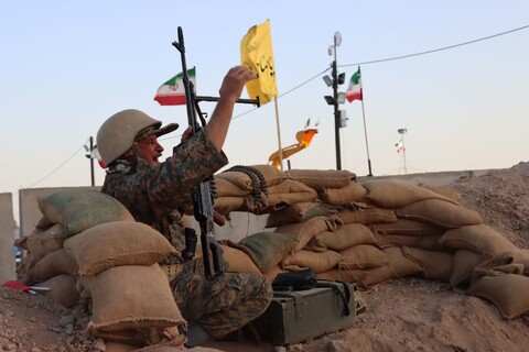 تصاویر/ اجرای سیر نمایش واره ای '' تویی تمام ماجرا "