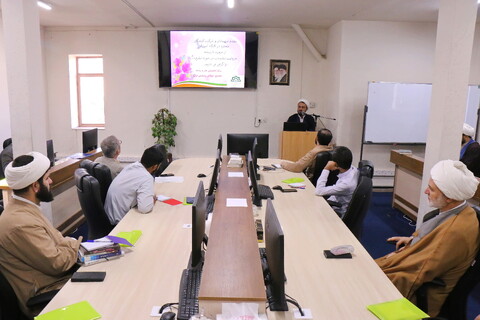 تصاویر/ کارگاه آموزشی از حجره تا رسانه "روایت مقاومت در حوزه تبلیغ"