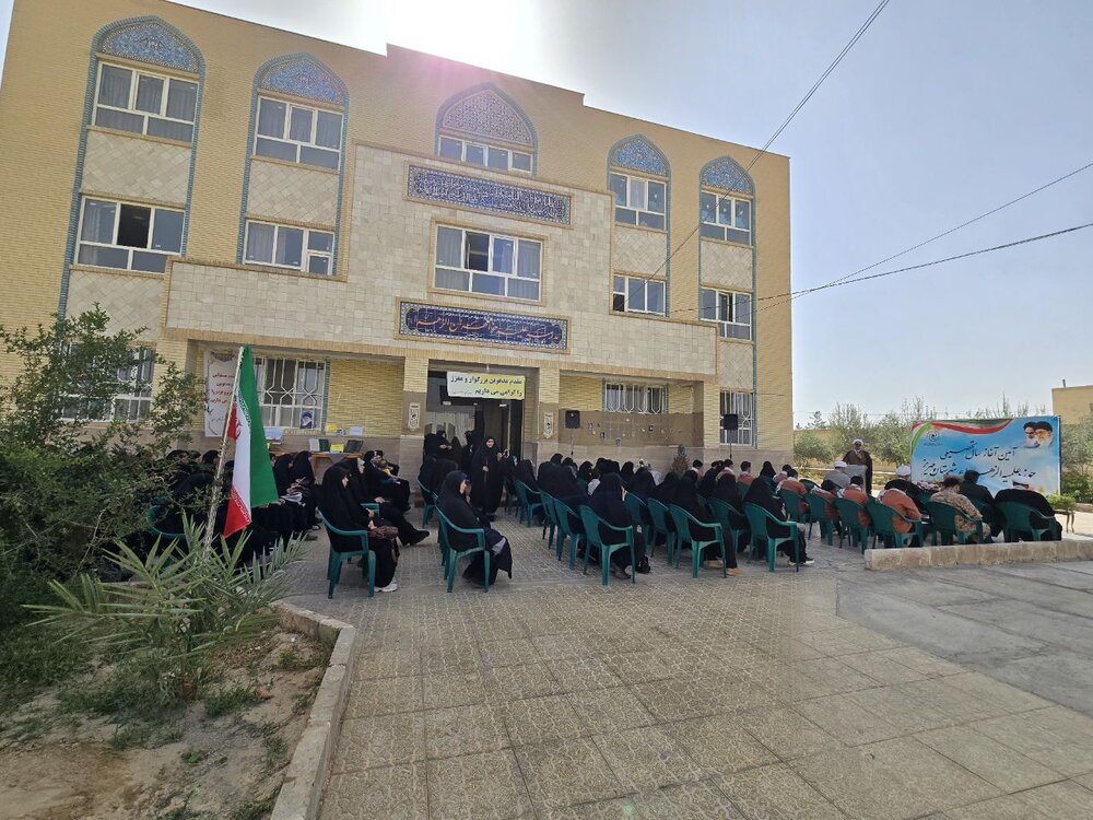 حوزه‌های علمیه سرمایه‌های معنوی جامعه‌ هستند