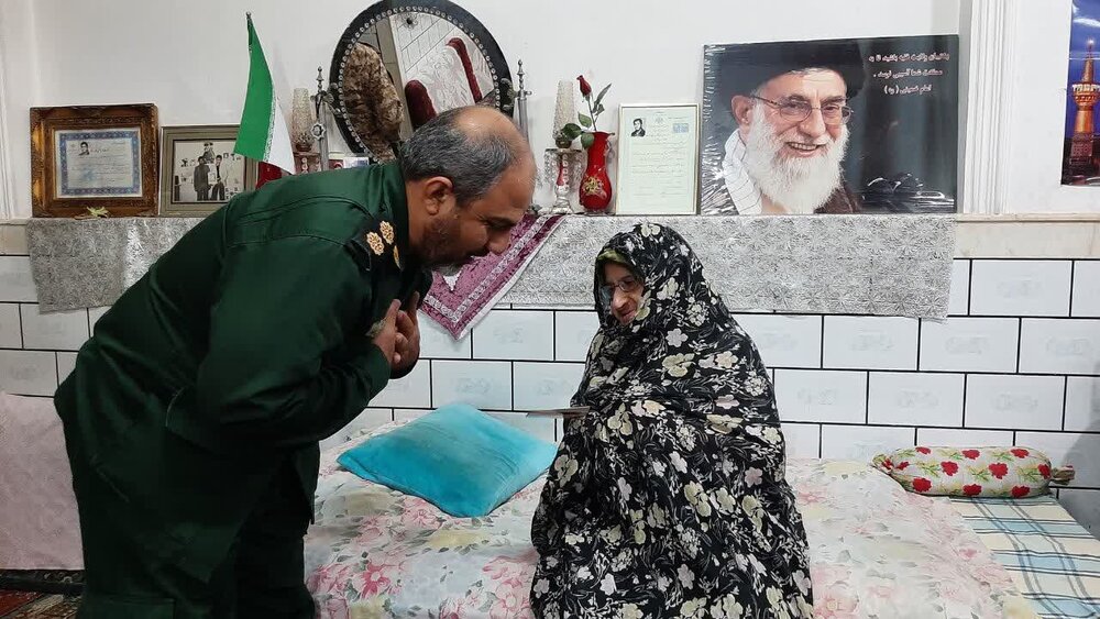 خون شهدا برای وطن عزت آفرین است