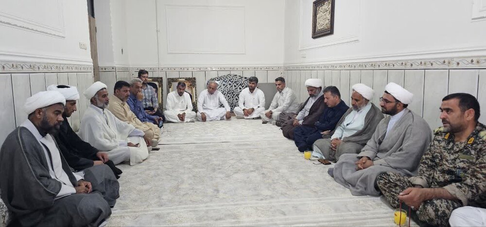 تجلیل کادر مدرسه علمیه ایرانشهر با خانواده طلبه شهید لال‌بخش شهلی‌بر+تصاویر