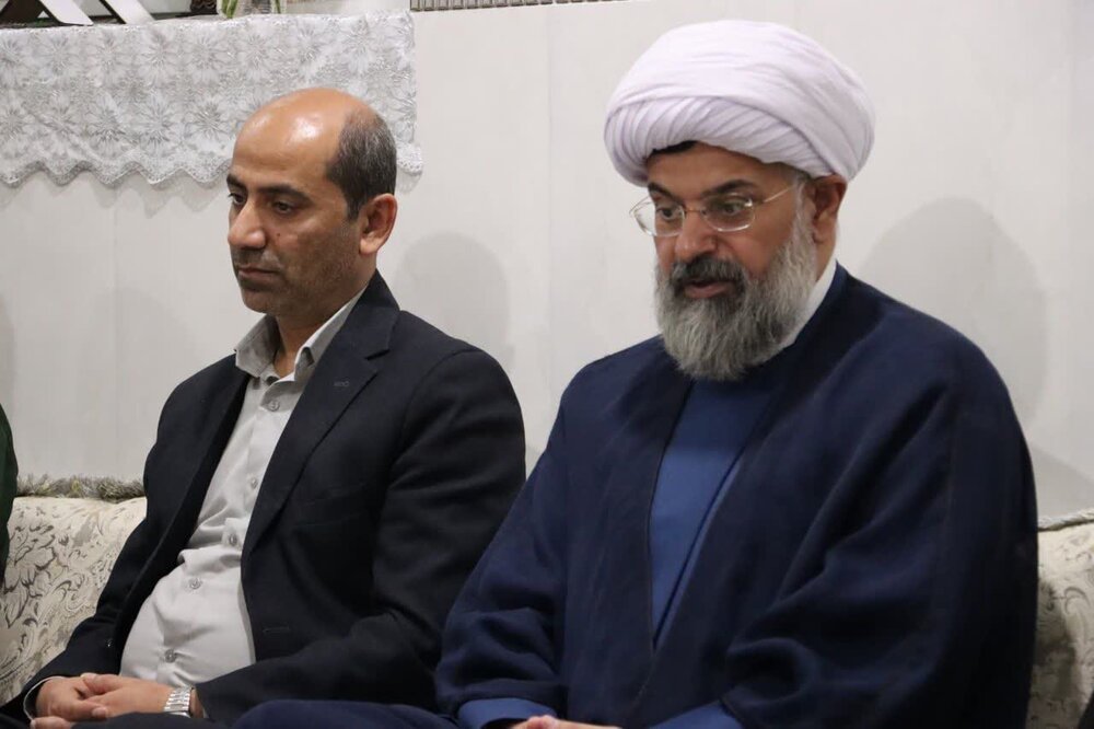 سرکشی و تکریم خانواده‌های معظم شهدا جزو تکالیف مسئولان در نظام اسلامی است