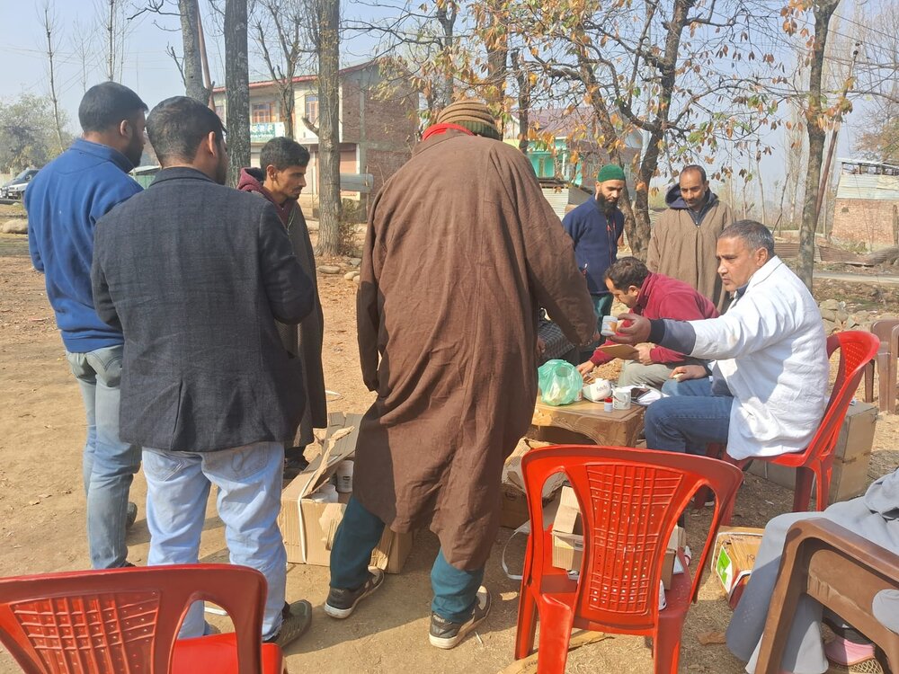 وادی کشمیر میں خدمتِ خلق کی نئی مثال؛ کیرنگ پیپلز ویلفیئر فاؤنڈیشن کا غریب خاندانوں کے ساتھ تعاون/400 سلائی مشین تقسیم