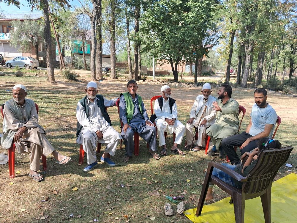 وادی کشمیر میں خدمتِ خلق کی نئی مثال؛ کیرنگ پیپلز ویلفیئر فاؤنڈیشن کا غریب خاندانوں کے ساتھ تعاون/400 سلائی مشین تقسیم