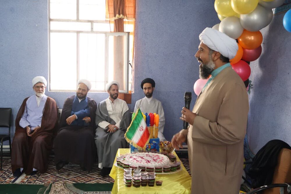 دیدار و گفت‌وگوی معاون تبلیغ حوزه علمیه کرمان با مبلغین بخش گلباف و ماهان+تصاویر