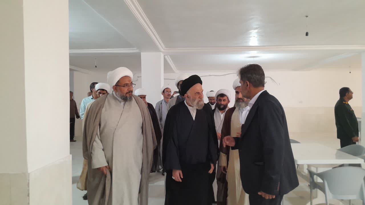 پروژههای رفاهی مدرسه امام صادق (ع) حاجی آباد به بهرهبرداری رسید+ تصاویر