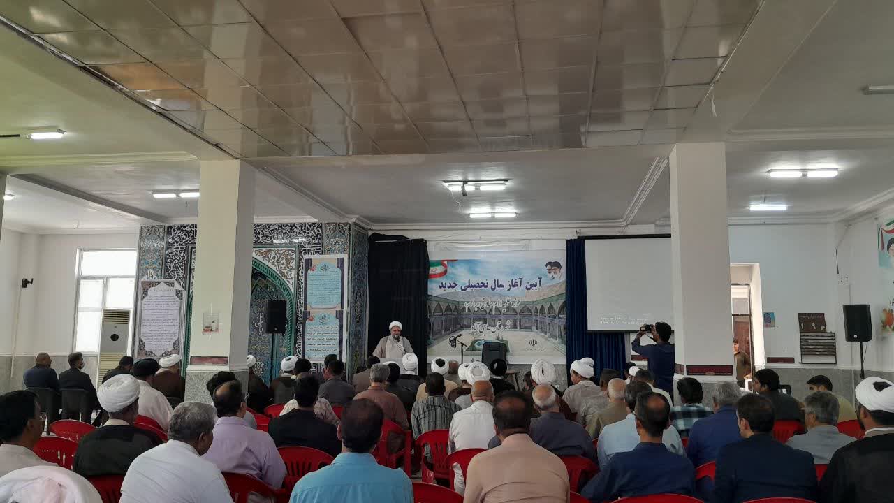 پروژههای رفاهی مدرسه امام صادق (ع) حاجی آباد به بهرهبرداری رسید+ تصاویر