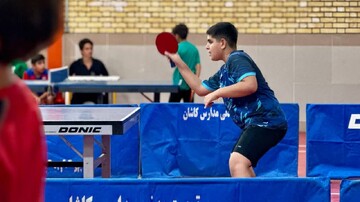 جام قهرمانی «بچه‌های مسجد» در دستان قهرمانان کاشان