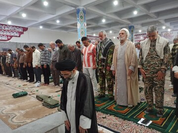 تصاویر/ اقامه نماز عبادی سیاسی جمعه کاشان