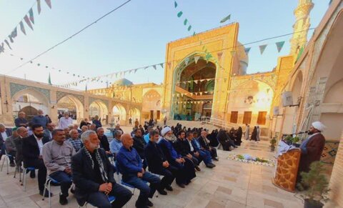 تصاویر/غبار روبی و عطر افشانی مزار شهدای خفته در آستان علی ابن باقر (ع) اردهال کاشان باحضورمسئولان