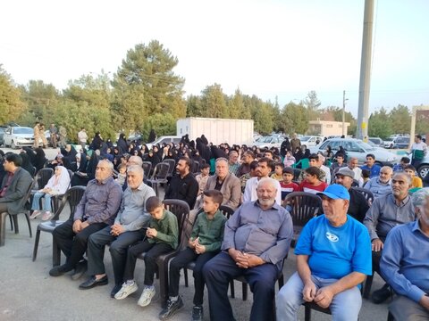 تصاویر/ مراسم غبارروبی گرامیداشت هفته دفاع مقدس در گلزار شهدای ماهان