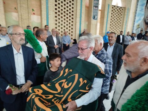 تصاویر/ مراسم غبارروبی گرامیداشت هفته دفاع مقدس در گلزار شهدای ماهان