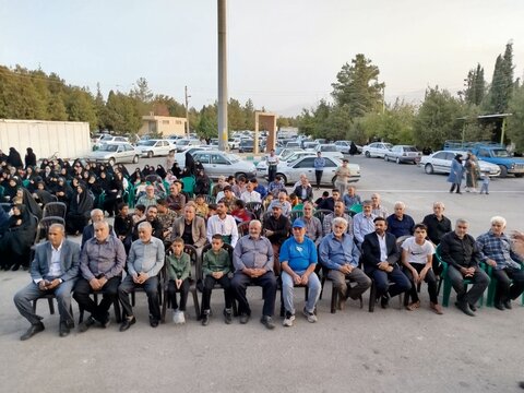 تصاویر/ مراسم غبارروبی گرامیداشت هفته دفاع مقدس در گلزار شهدای ماهان