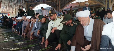 تصاویر/غبارروبی مزار مطهر شهدا در مرقد مطهر امامزاده سید علی اصغر(ع) شهرستان ساوه