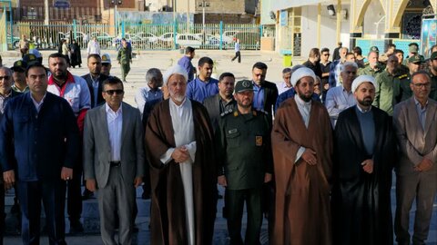 تصاویر/غبارروبی مزار مطهر شهدا در مرقد مطهر امامزاده سید علی اصغر(ع) شهرستان ساوه